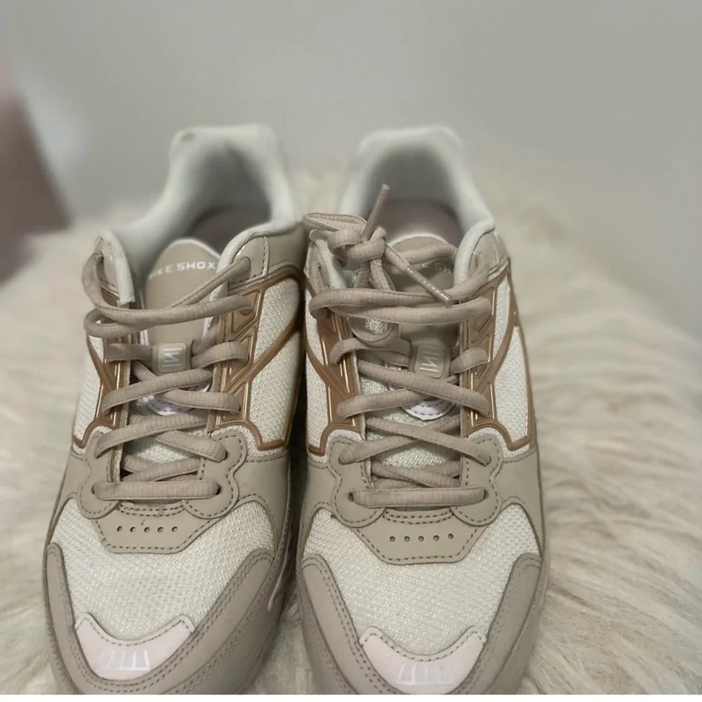 Nike Shox Women's Cream and Gold Sneakers - Picture 4 of 7